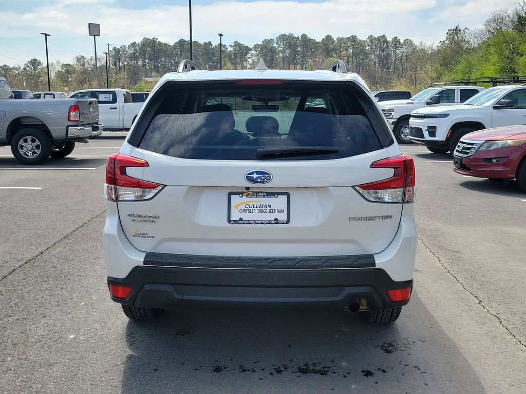 Used 2023 Subaru Forester Premium image 4