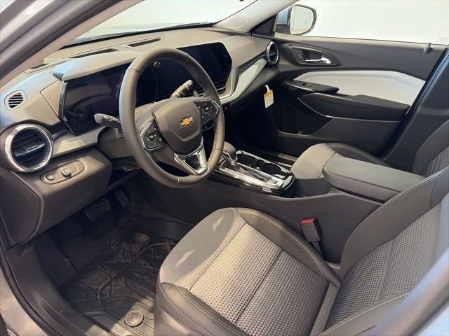 New 2026 Chevrolet Trax LT w/ Driver Confidence Package image 8
