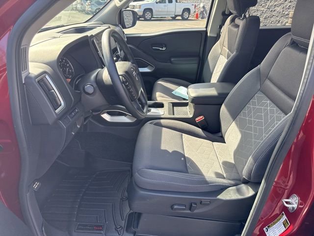 Used 2025 Nissan Frontier SV image 12