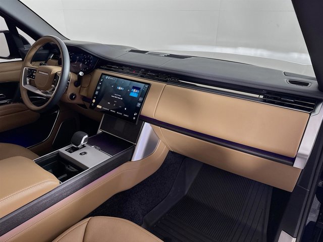 Used 2025 Land Rover Range Rover Long Wheelbase Autobiography image 30