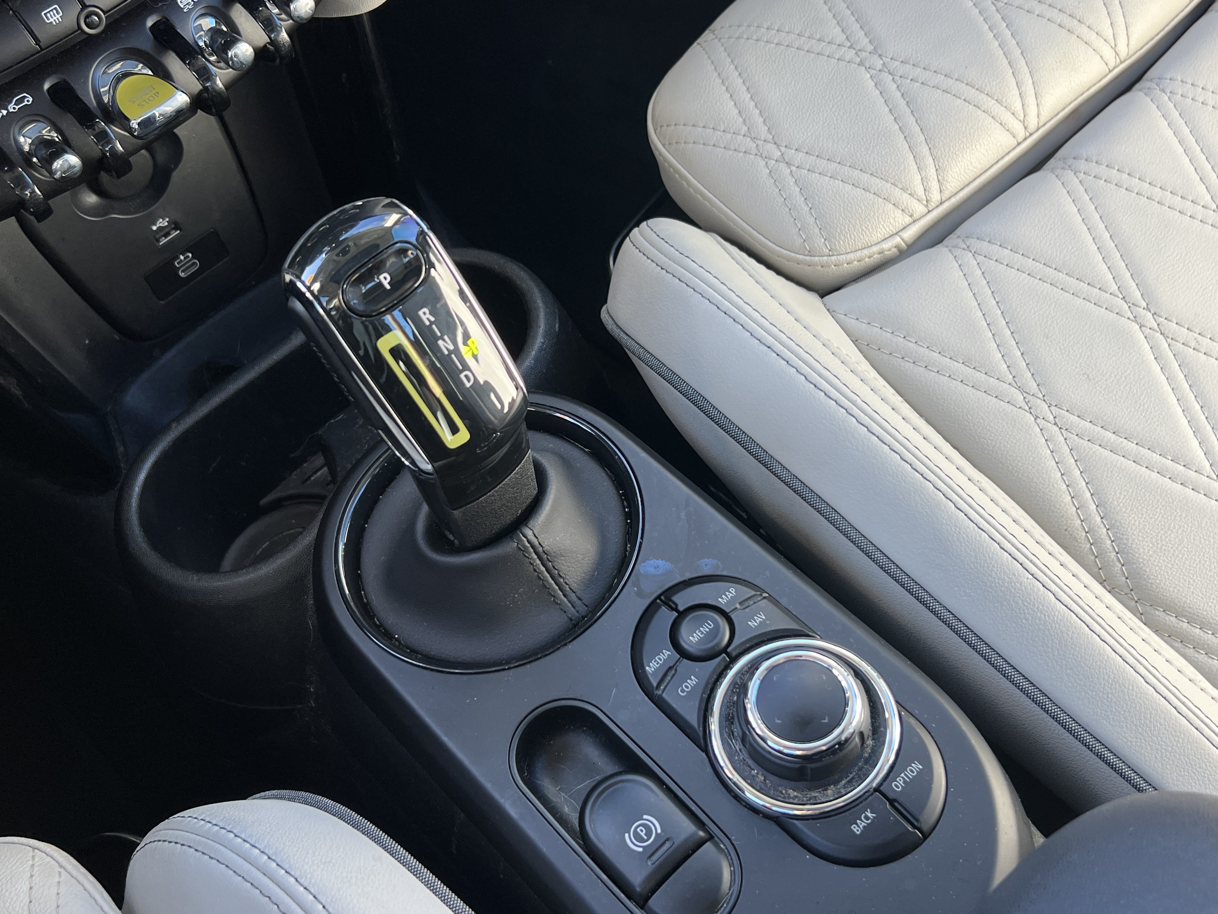 Used 2024 MINI Cooper SE FWD image 26