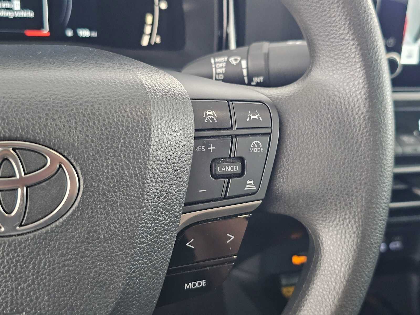 Used 2025 Toyota Camry LE FWD image 29
