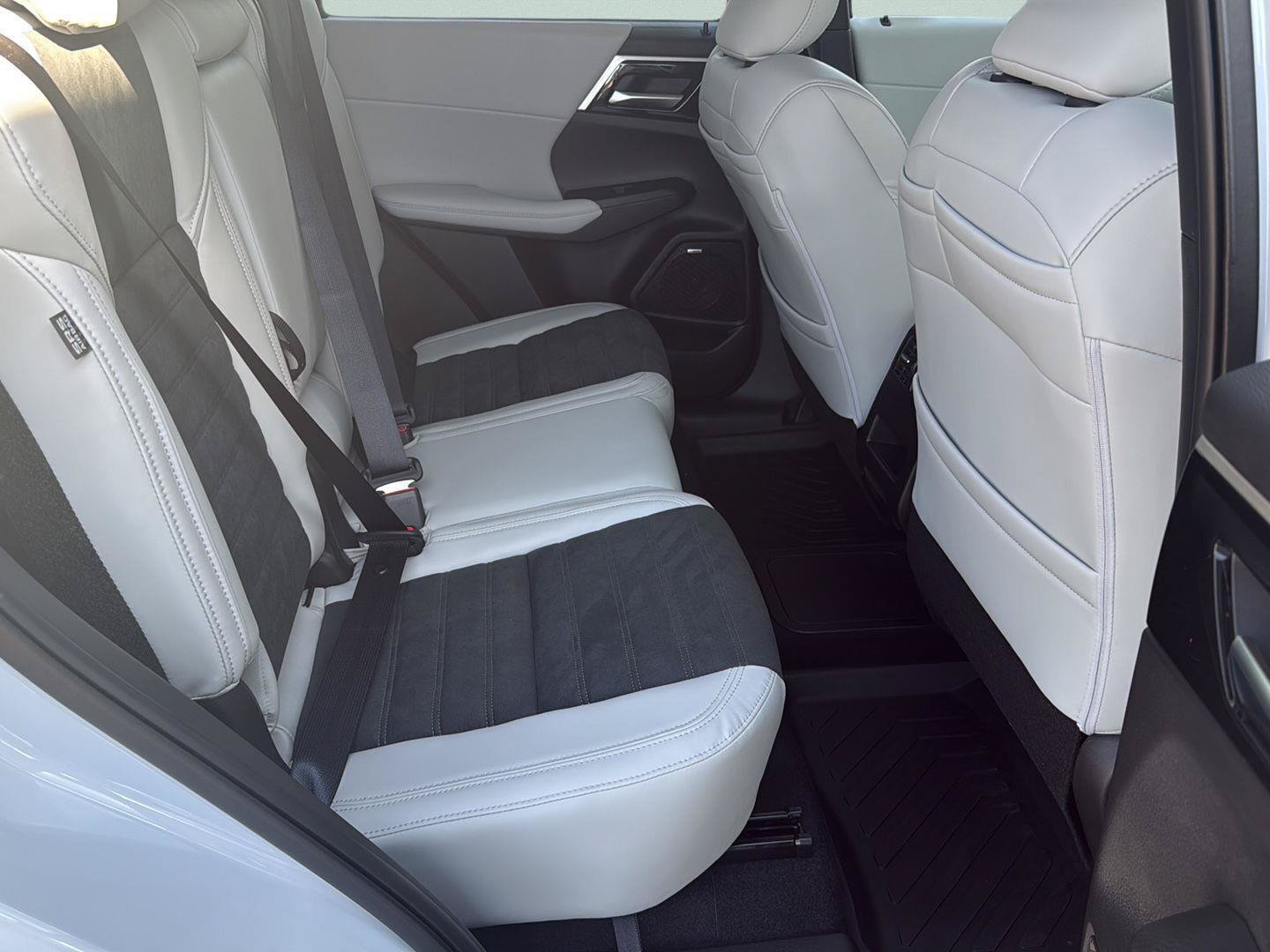 New 2026 Mitsubishi Outlander SE AWD/4WD image 26