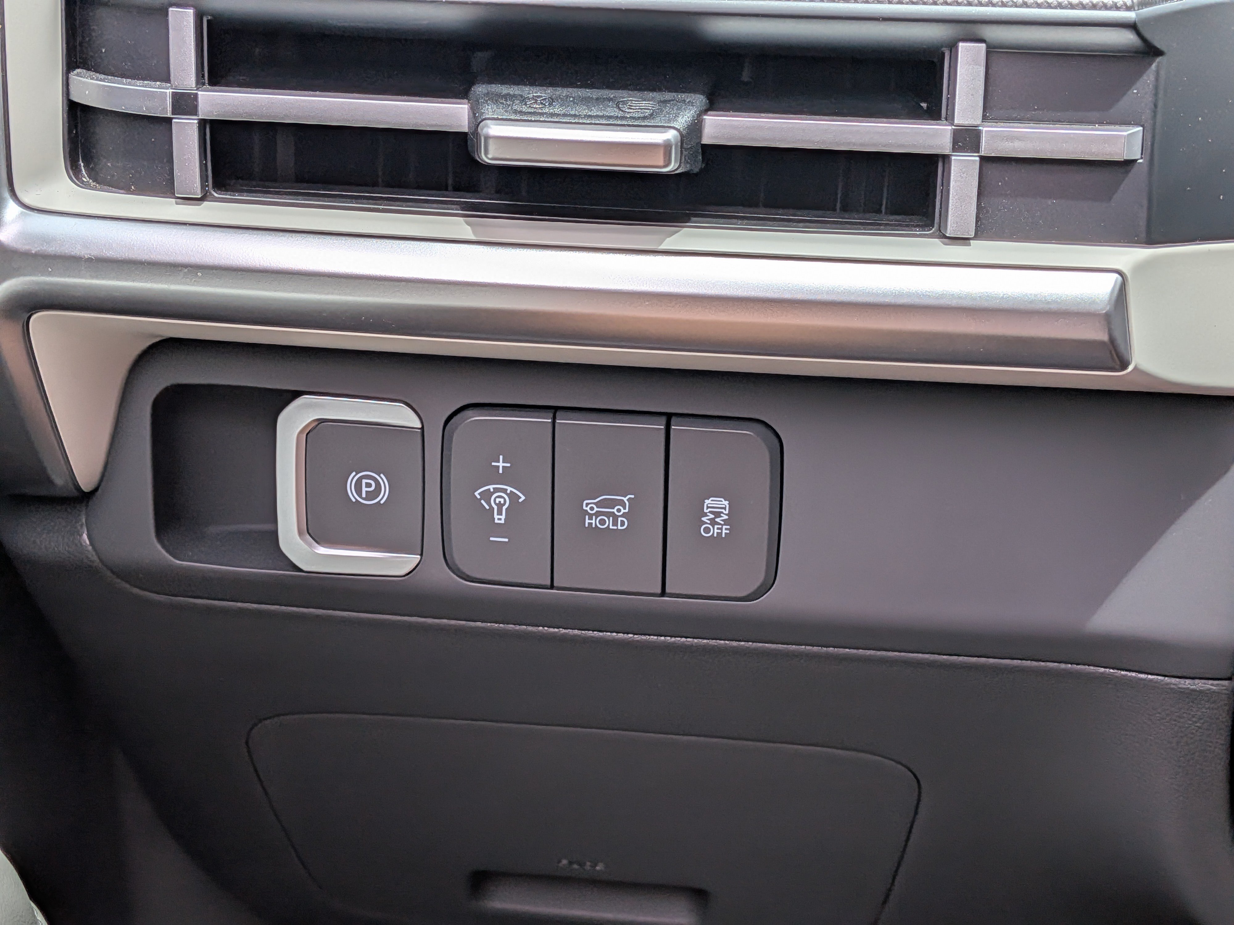 Used 2025 Hyundai Santa Fe SEL FWD image 25