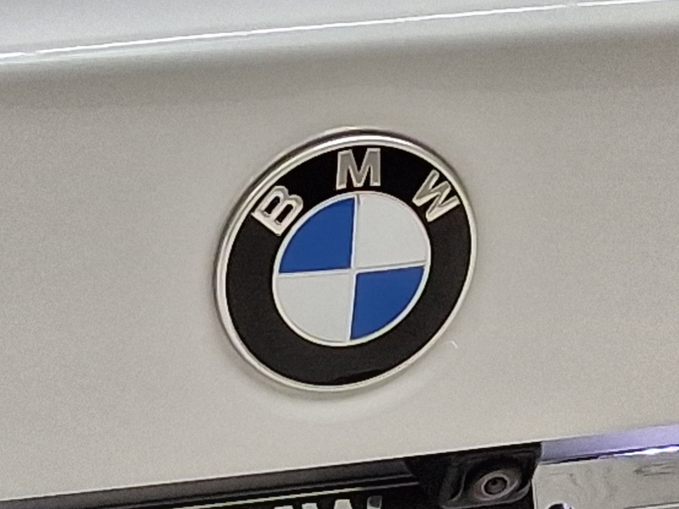 Used 2023 BMW 330i Sedan w/ Premium Package image 21