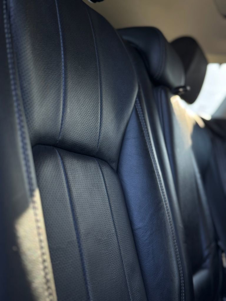 Used 2019 Land Rover Range Rover Evoque SE Premium image 31