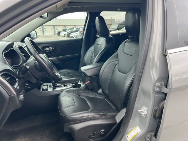 Used 2019 Jeep Cherokee Limited AWD/4WD image 11