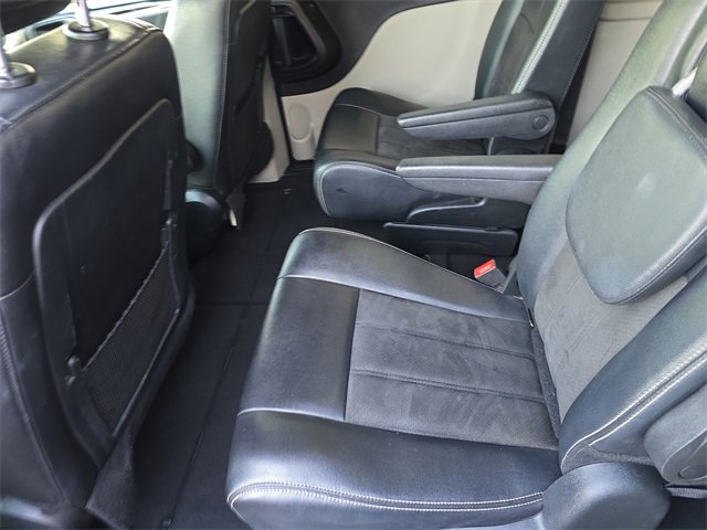 Used 2020 Dodge Grand Caravan SXT image 15