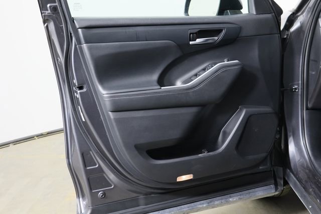 Used 2021 Toyota Highlander XSE image 19