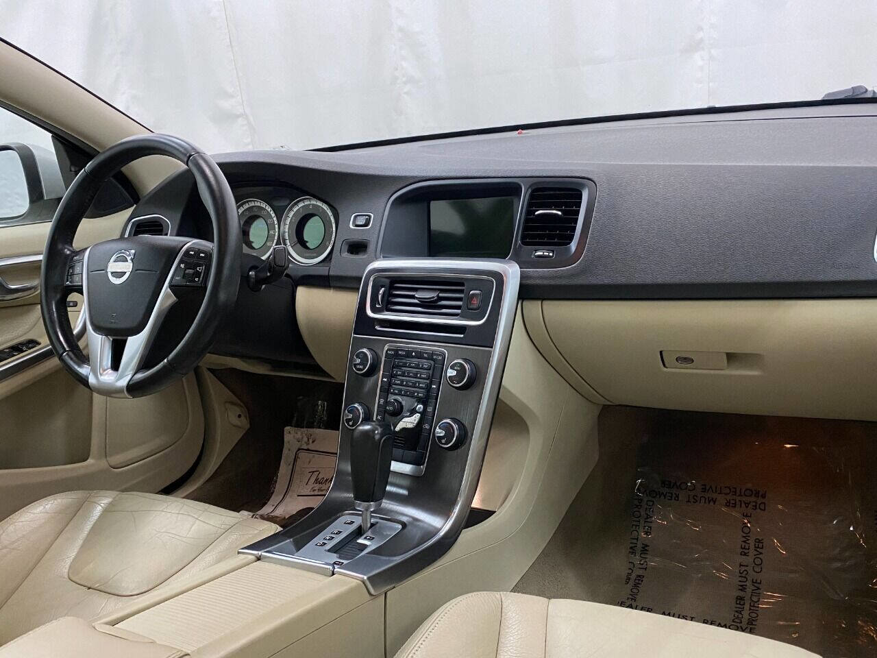 Used 2012 Volvo S60 T5 w/ Climate Pkg image 11