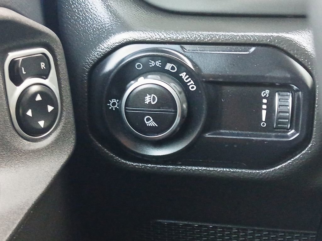 Used 2023 Jeep Gladiator Sport AWD/4WD image 12