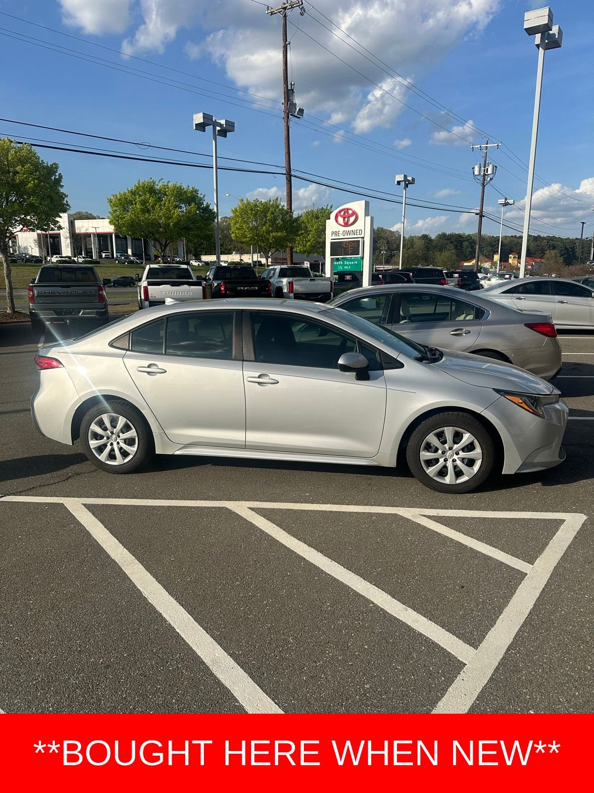 Used 2021 Toyota Corolla LE image 4