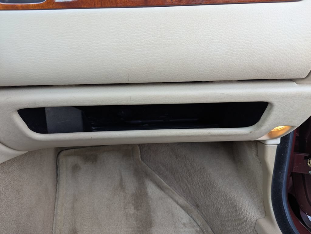 Used 2000 Volvo C70 LT FWD image 32