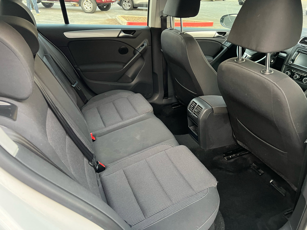 Used 2011 Volkswagen Golf TDI image 12