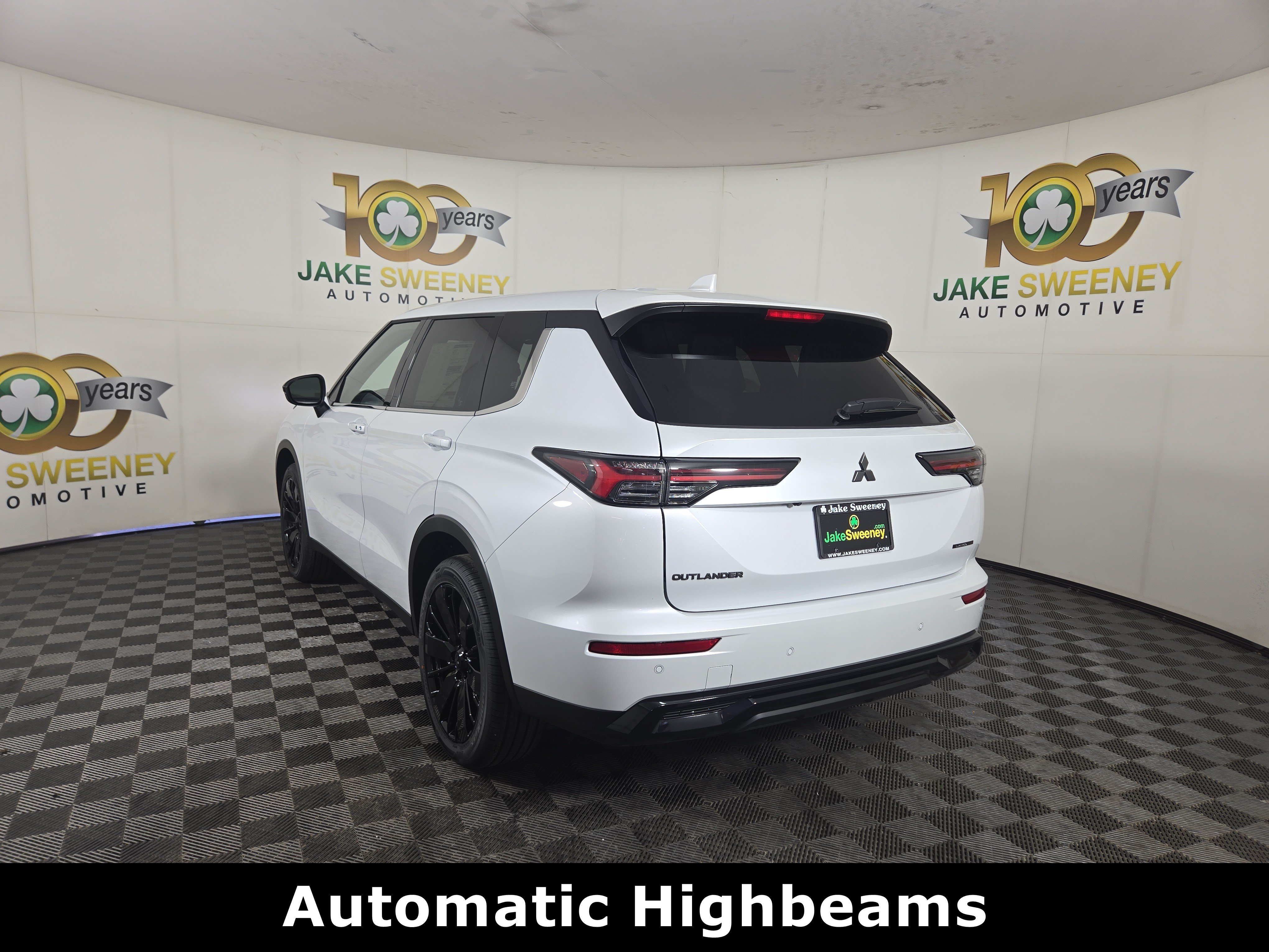 New 2026 Mitsubishi Outlander LE AWD/4WD image 5