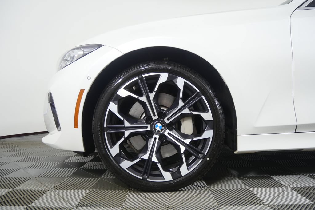 Certified 2025 BMW 330i Sedan RWD image 9