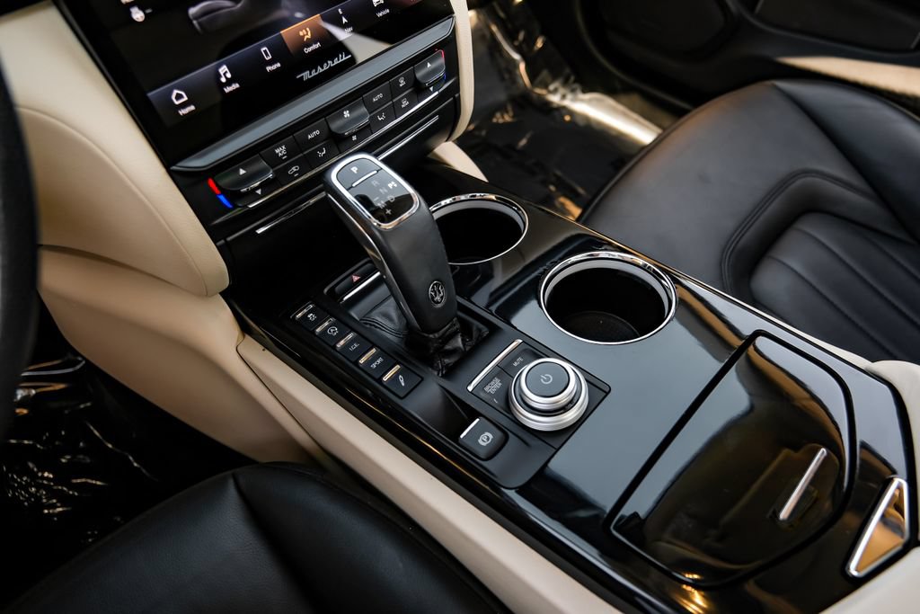 Used 2022 Maserati Quattroporte Modena RWD image 26