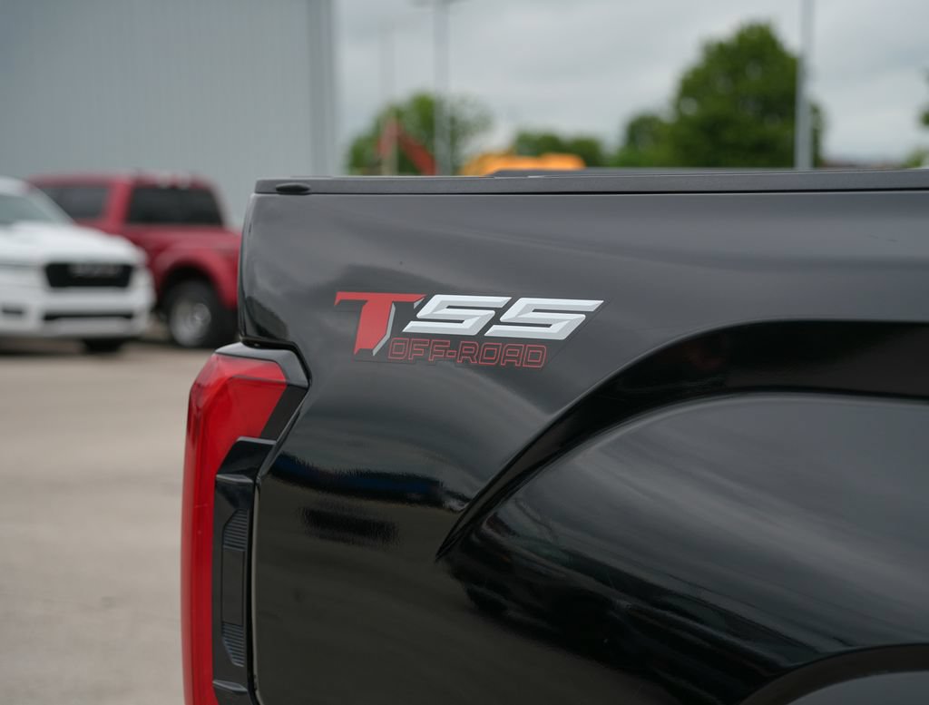 Used 2022 Toyota Tundra SR5 AWD/4WD image 4
