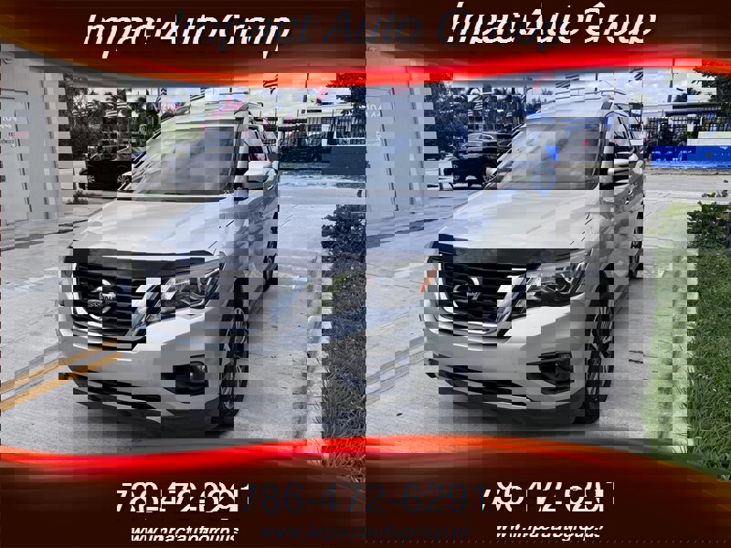 Used 2017 Nissan Pathfinder SV