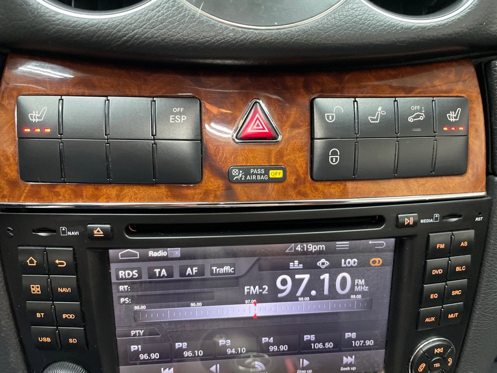 Used 2005 Mercedes-Benz CLK 500 Cabriolet image 28