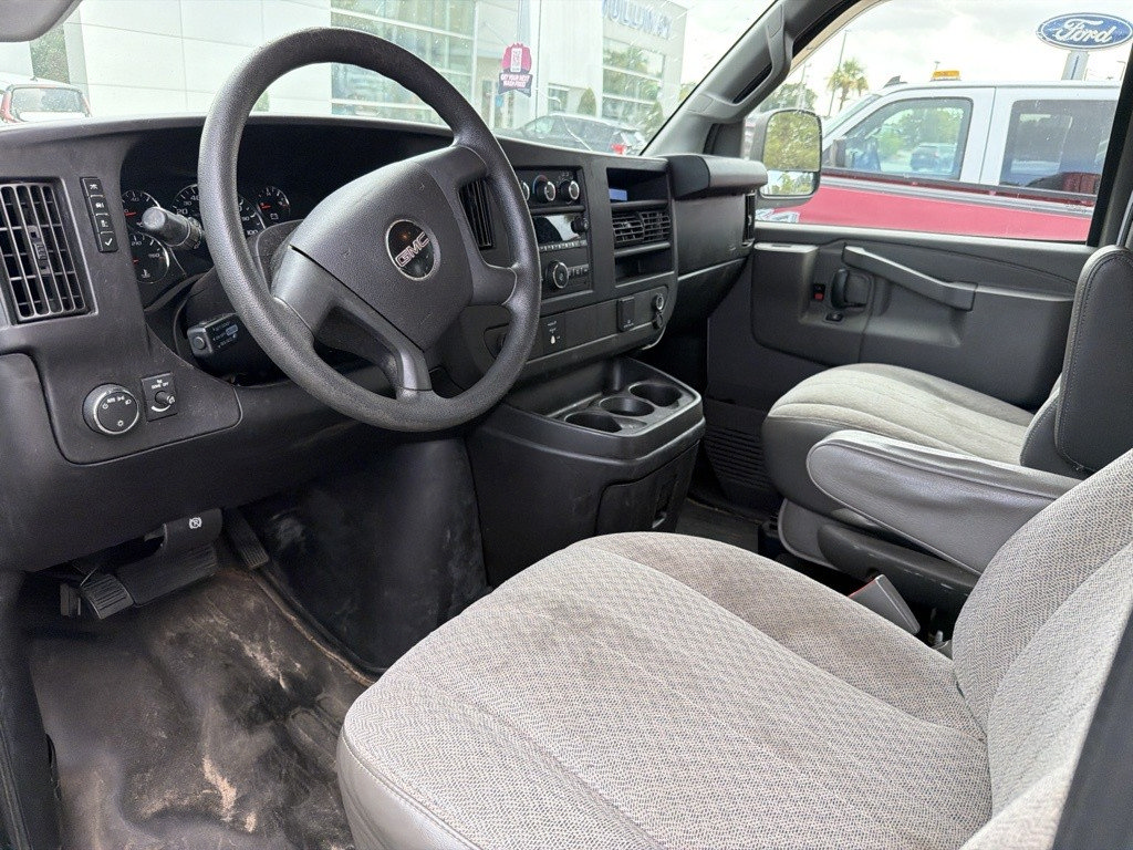 Used 2017 GMC Savana 2500 RWD image 4