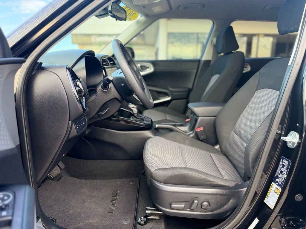 Used 2023 Kia Soul S image 8