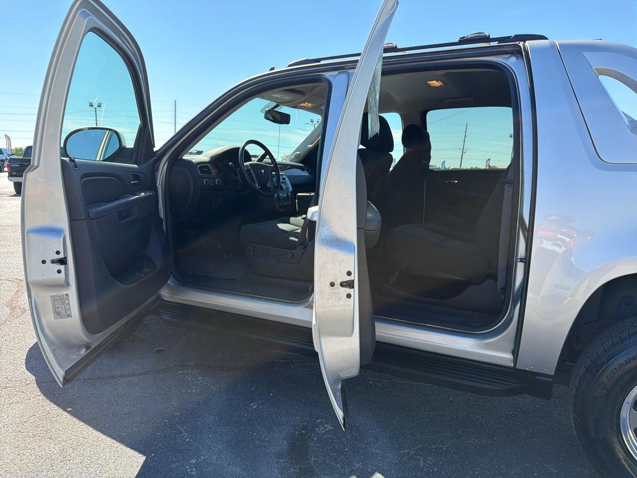 Used 2011 Chevrolet Avalanche LS w/ Convenience Package AWD/4WD image 31