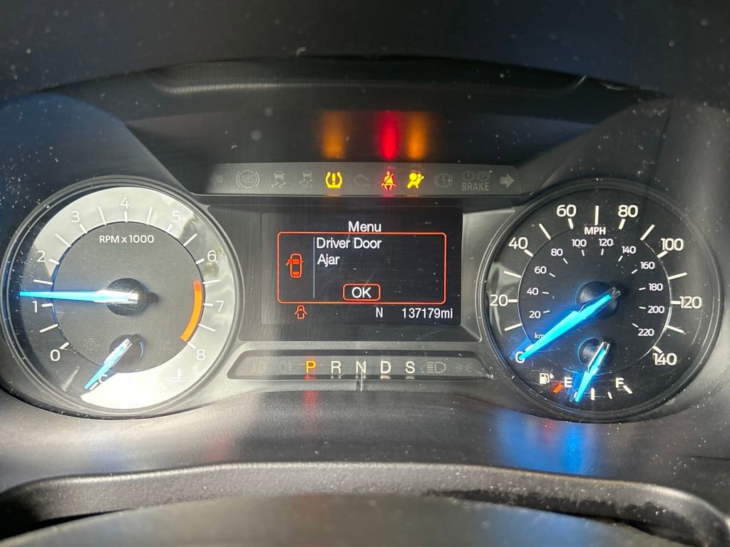 Used 2017 Ford Explorer XLT image 15