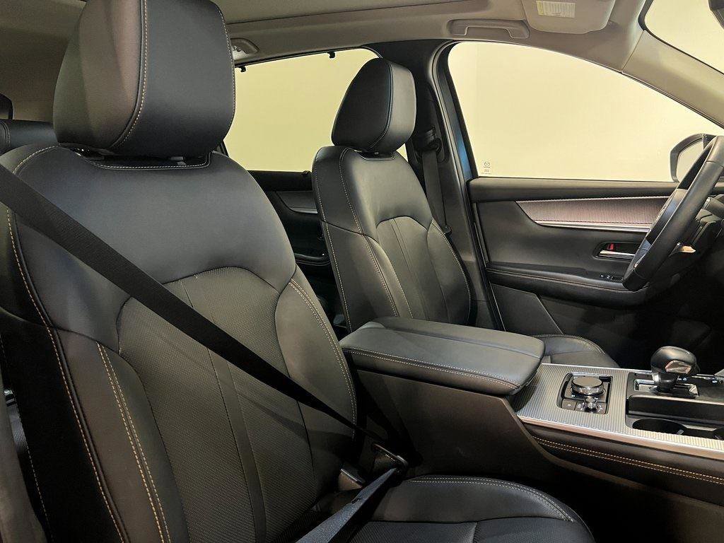 Used 2025 MAZDA CX-70 Plug-In Hybrid w/ Premium Pkg image 37