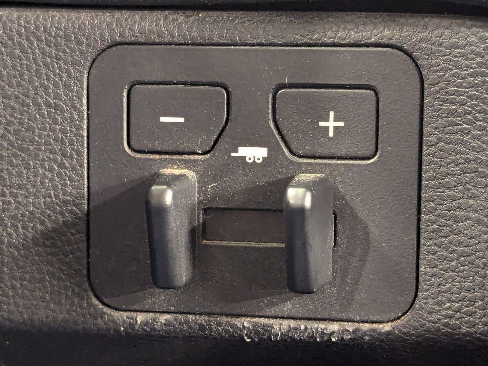 Used 2022 Toyota Tundra Limited image 32