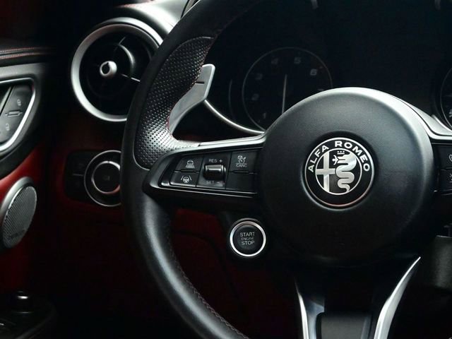 Used 2021 Alfa Romeo Giulia Ti Sport image 11
