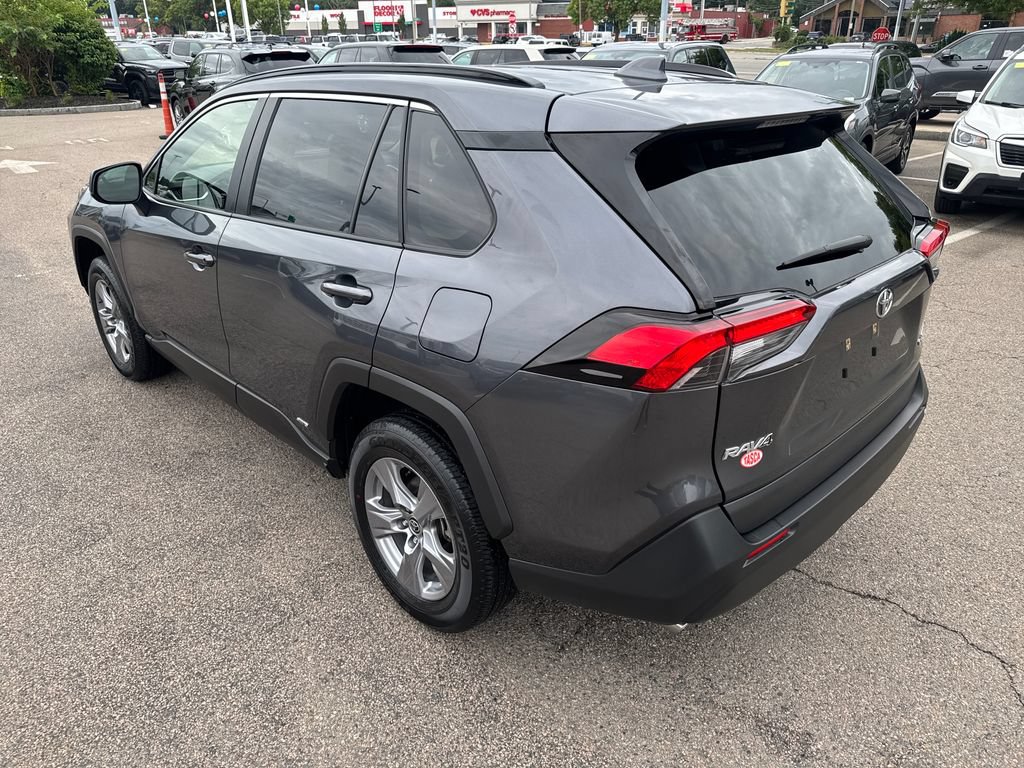 Used 2025 Toyota RAV4 LE AWD/4WD image 5