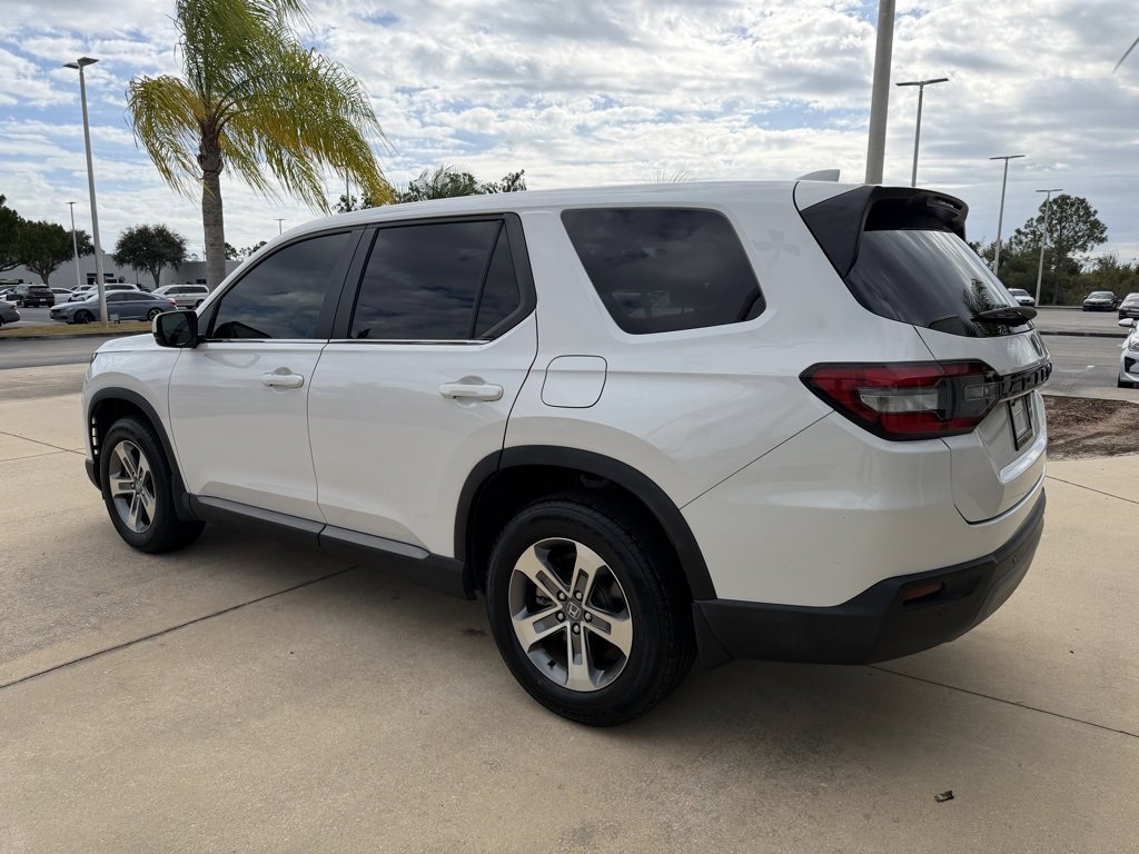 Used 2023 Honda Pilot EX-L image 6