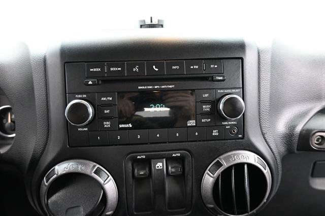Used 2018 Jeep Wrangler Sport AWD/4WD image 11