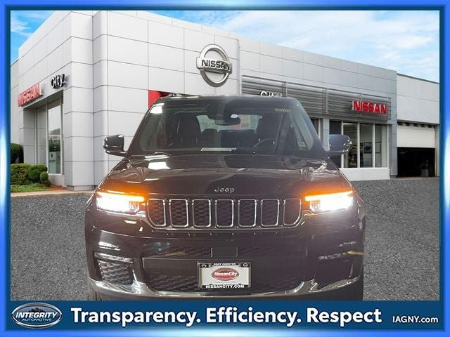 Used 2023 Jeep Grand Cherokee L Limited AWD/4WD image 2
