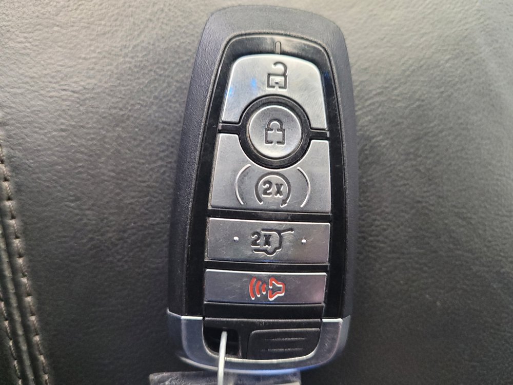 Used 2020 Ford Explorer Platinum AWD/4WD image 32
