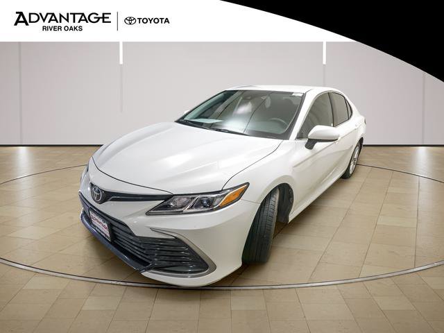 Used 2024 Toyota Camry LE FWD image 4