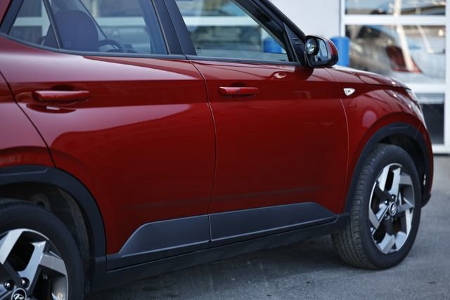 Used 2024 Hyundai Venue Limited image 8