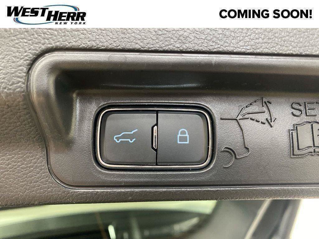 Used 2024 Ford Explorer XLT w/ Equipment Group 202A AWD/4WD image 52