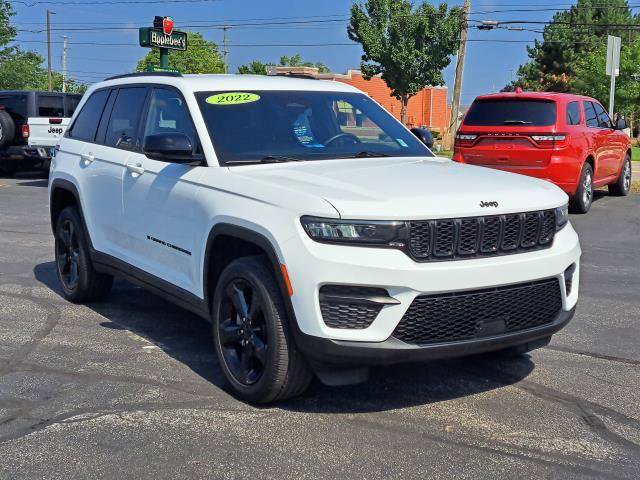 Used 2022 Jeep Grand Cherokee Altitude image 2