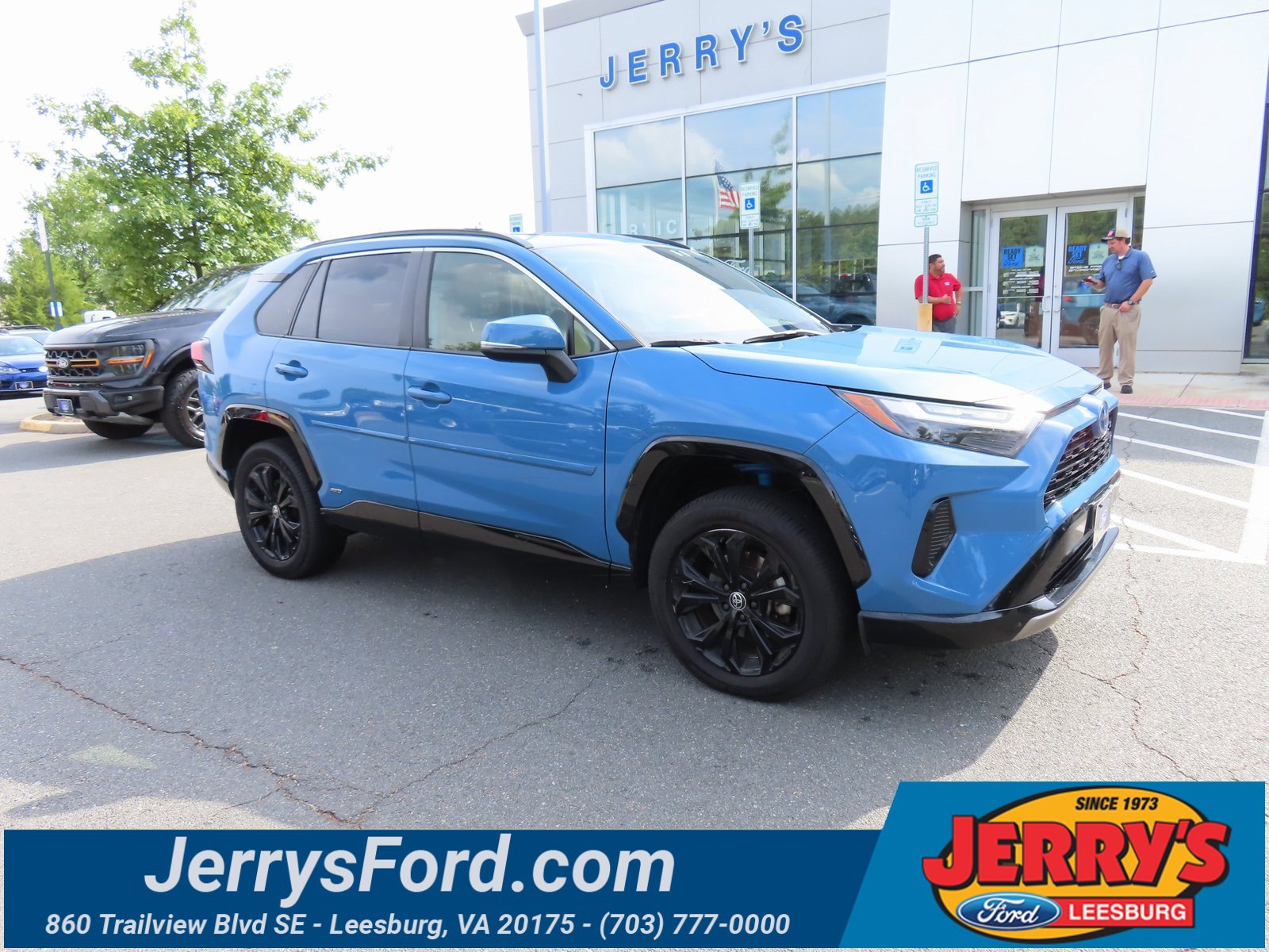Used 2022 Toyota RAV4 SE w/ Convenience Package image 1
