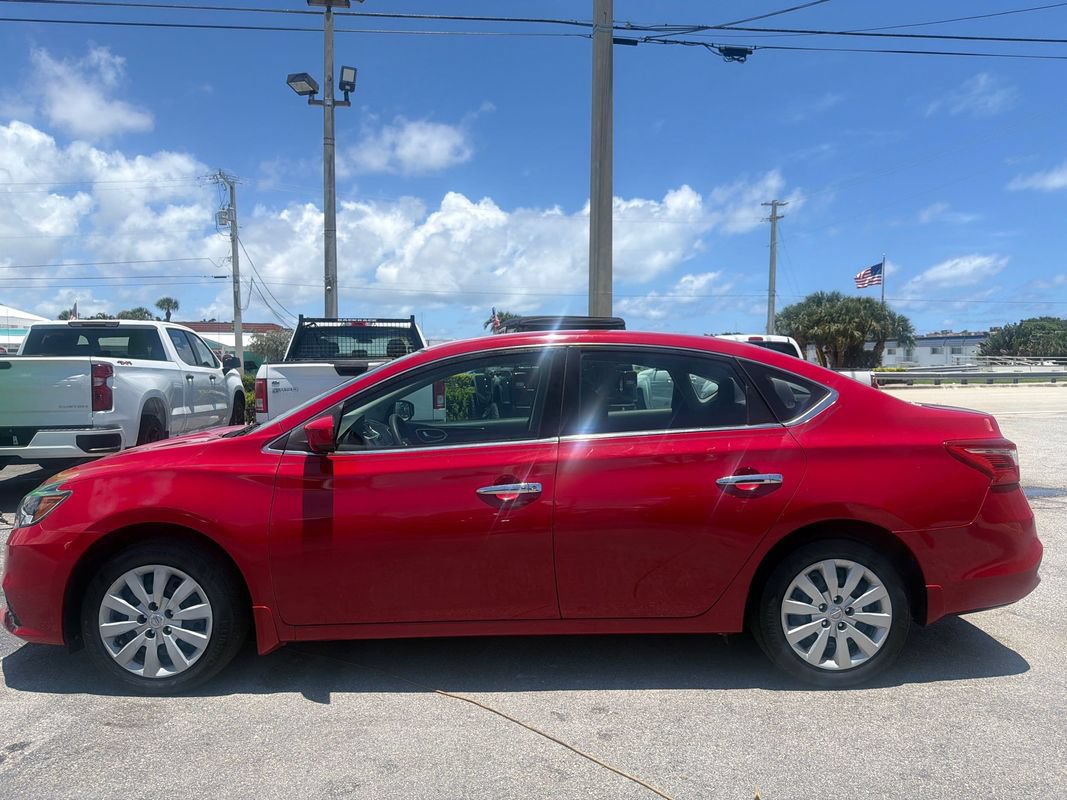 Used 2017 Nissan Sentra SV FWD image 2