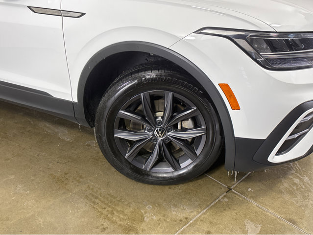 Used 2022 Volkswagen Tiguan SE image 14
