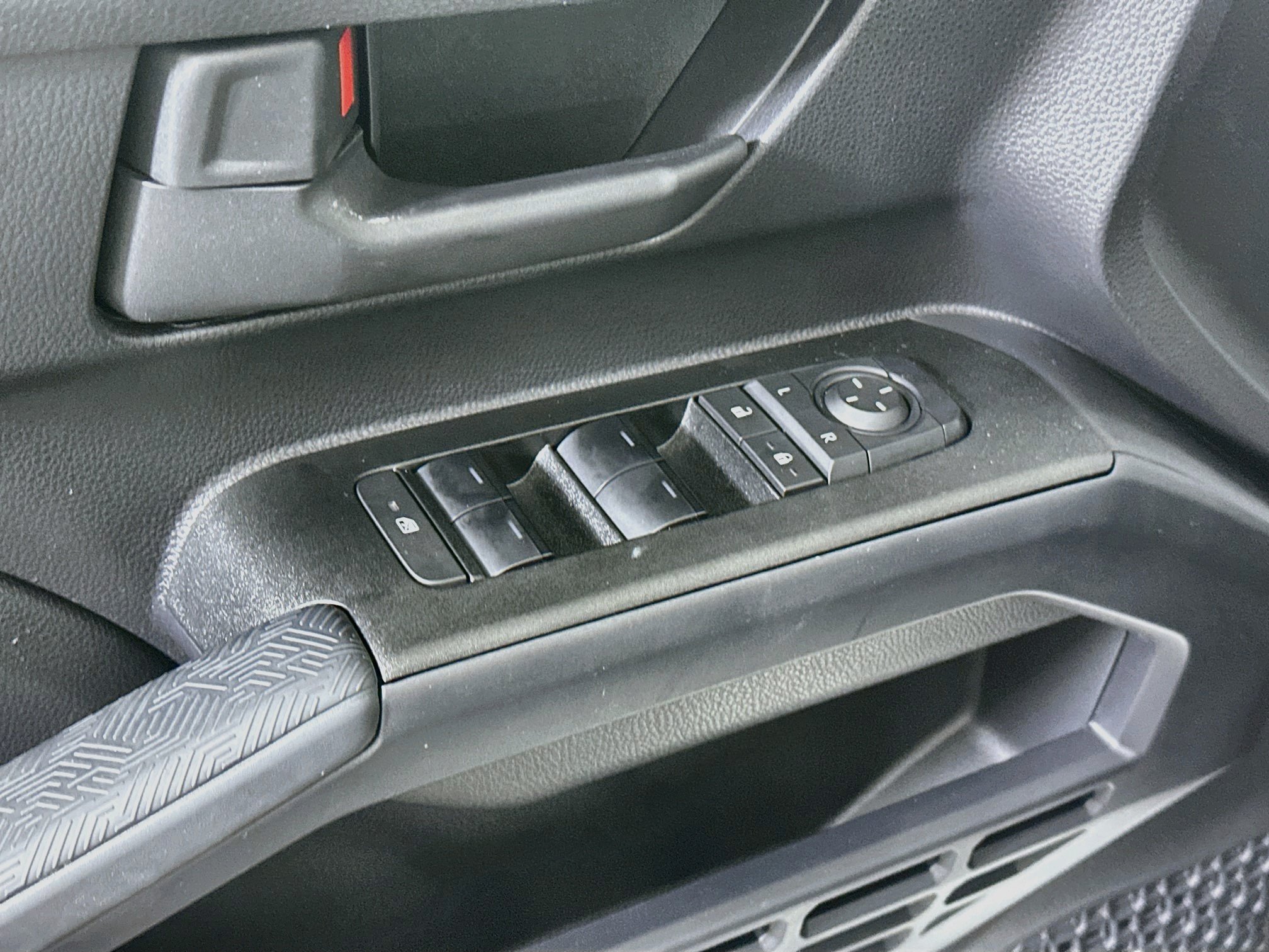 Used 2025 Toyota 4Runner SR5 AWD/4WD image 15