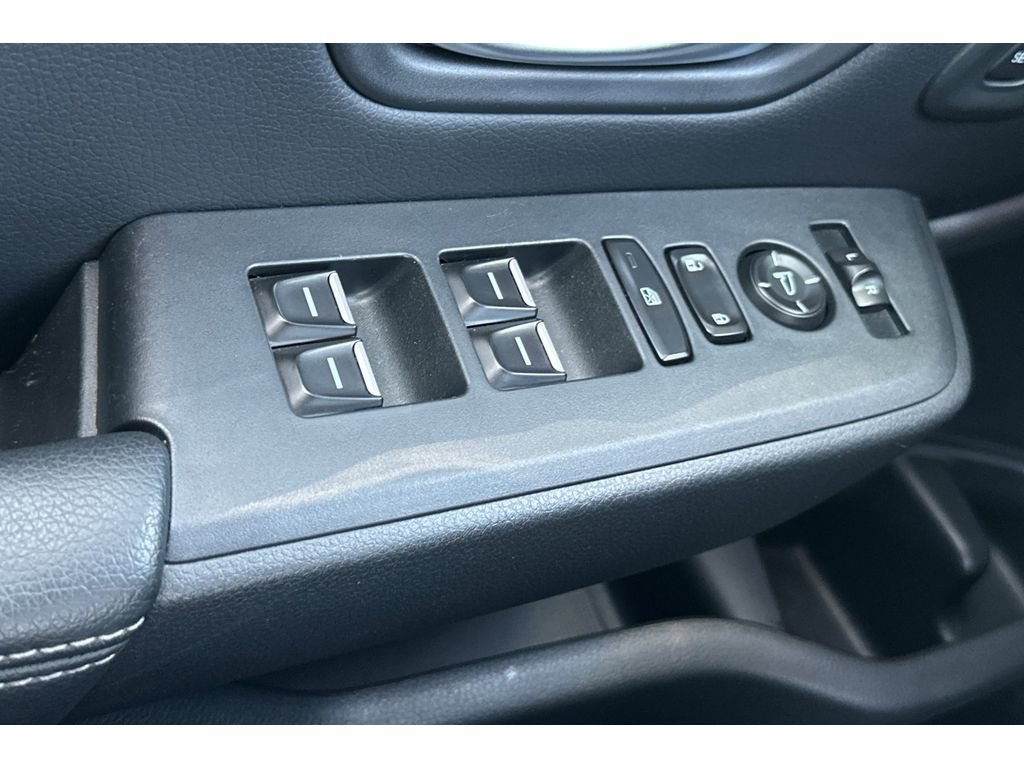 Certified 2025 Honda Pilot Touring image 12