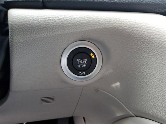 New 2023 Chrysler Pacifica Limited FWD image 27