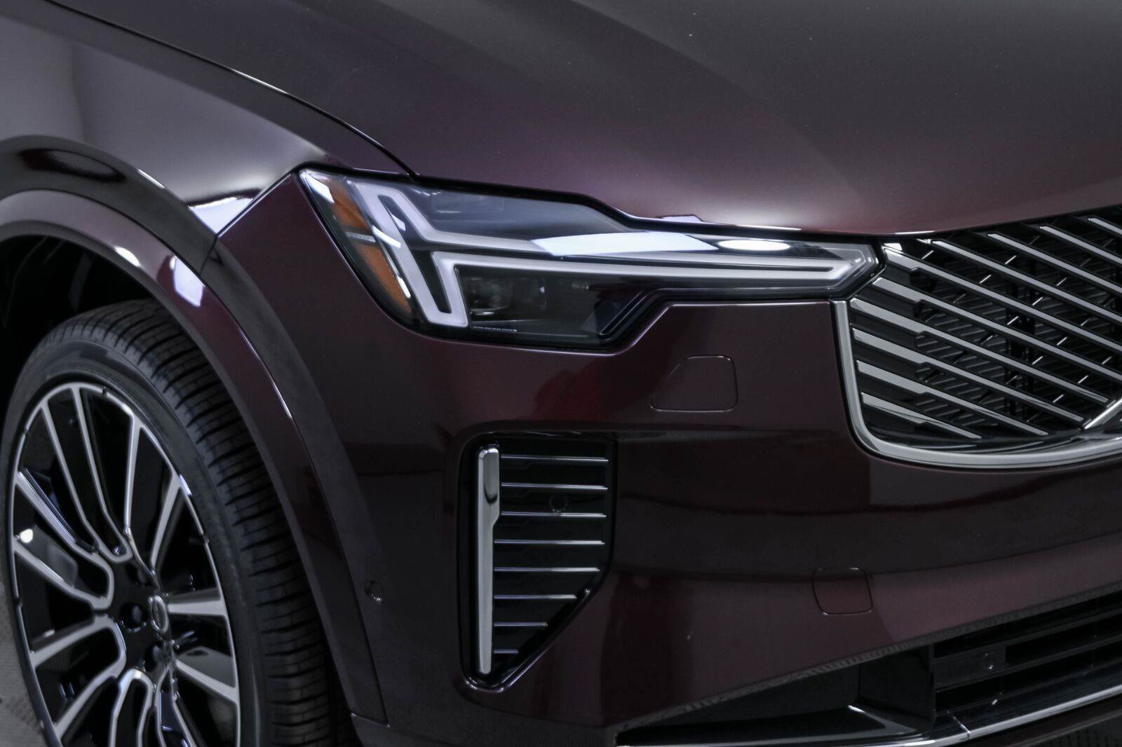 New 2026 Volvo XC90 B6 Plus w/ Protection Package Premier AWD/4WD image 37