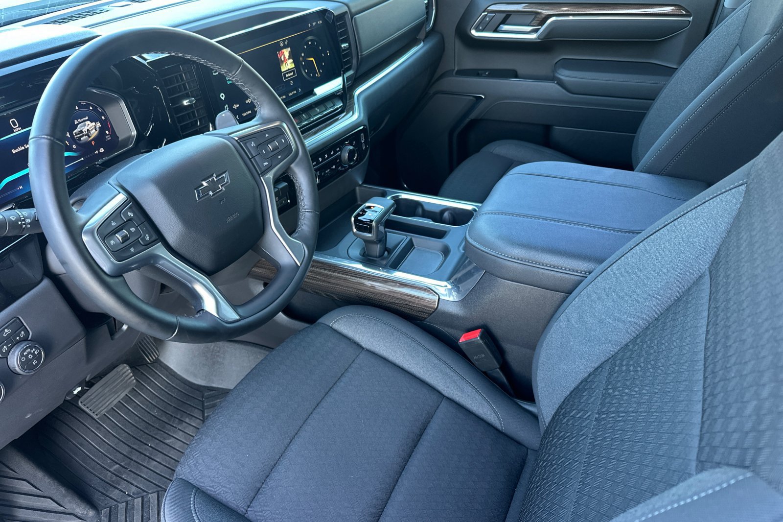 Used 2026 Chevrolet Silverado 1500 LT Trail Boss w/ Protection Package AWD/4WD image 10