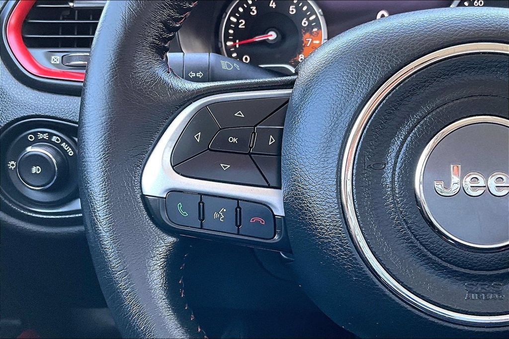 Certified 2016 Jeep Renegade Trailhawk AWD/4WD image 6