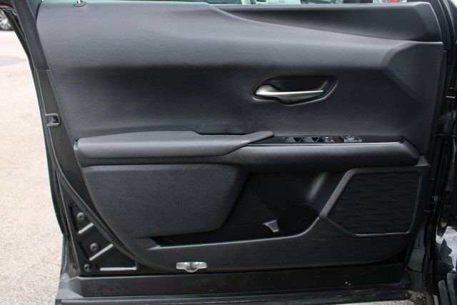 Used 2021 Lexus UX 200 w/ Accessory Package (Z1) image 10